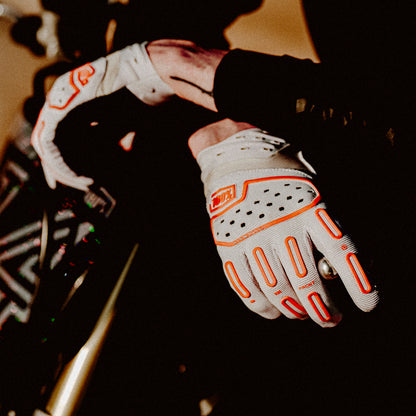 AIRMATIC 2 Gloves White/Orange