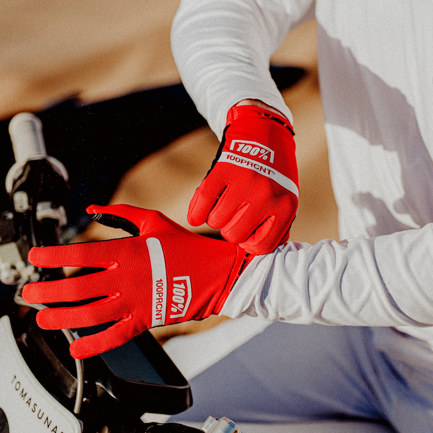 RIDECAMP Gloves Red - Secondary