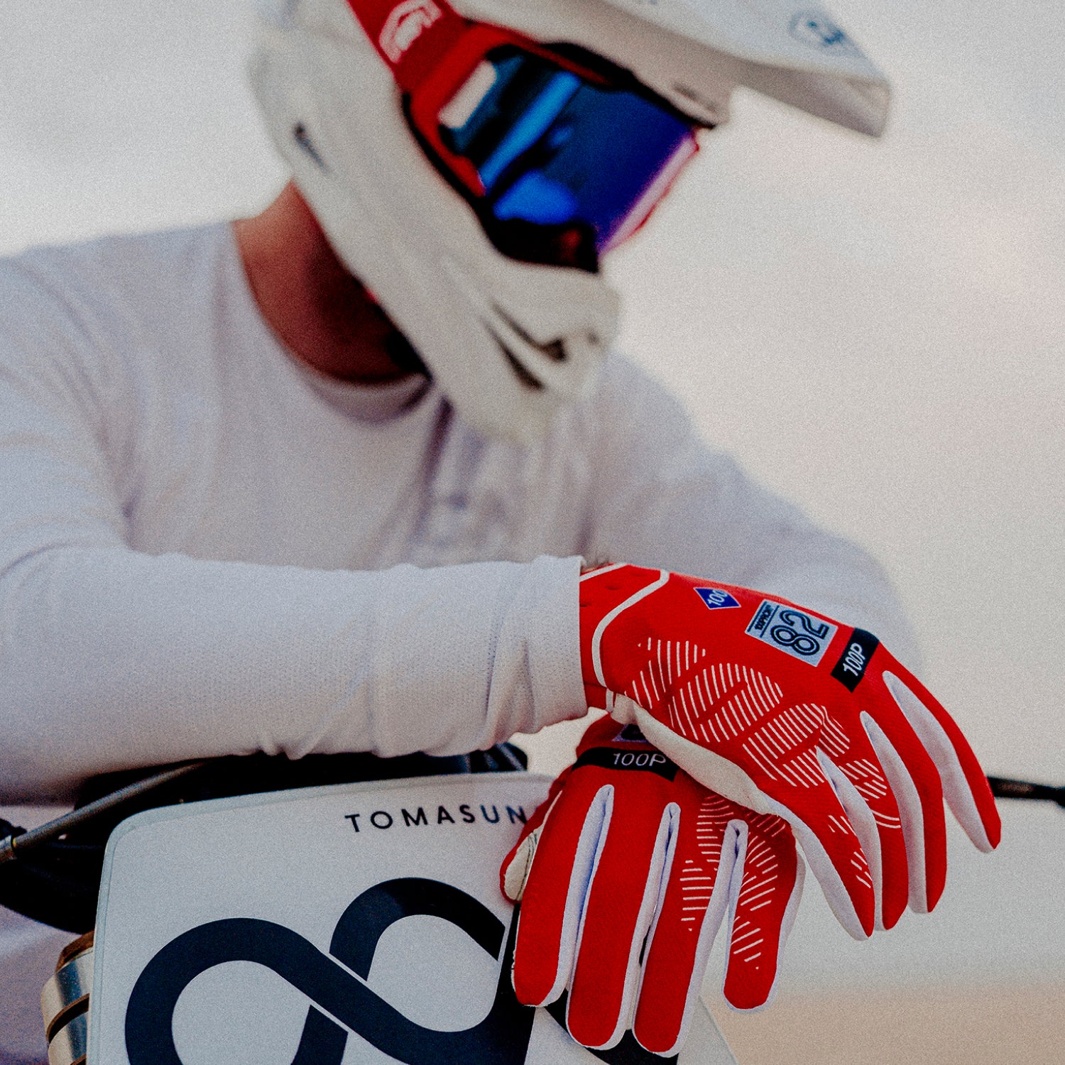 ITRACK Gloves Red/White - Secondary