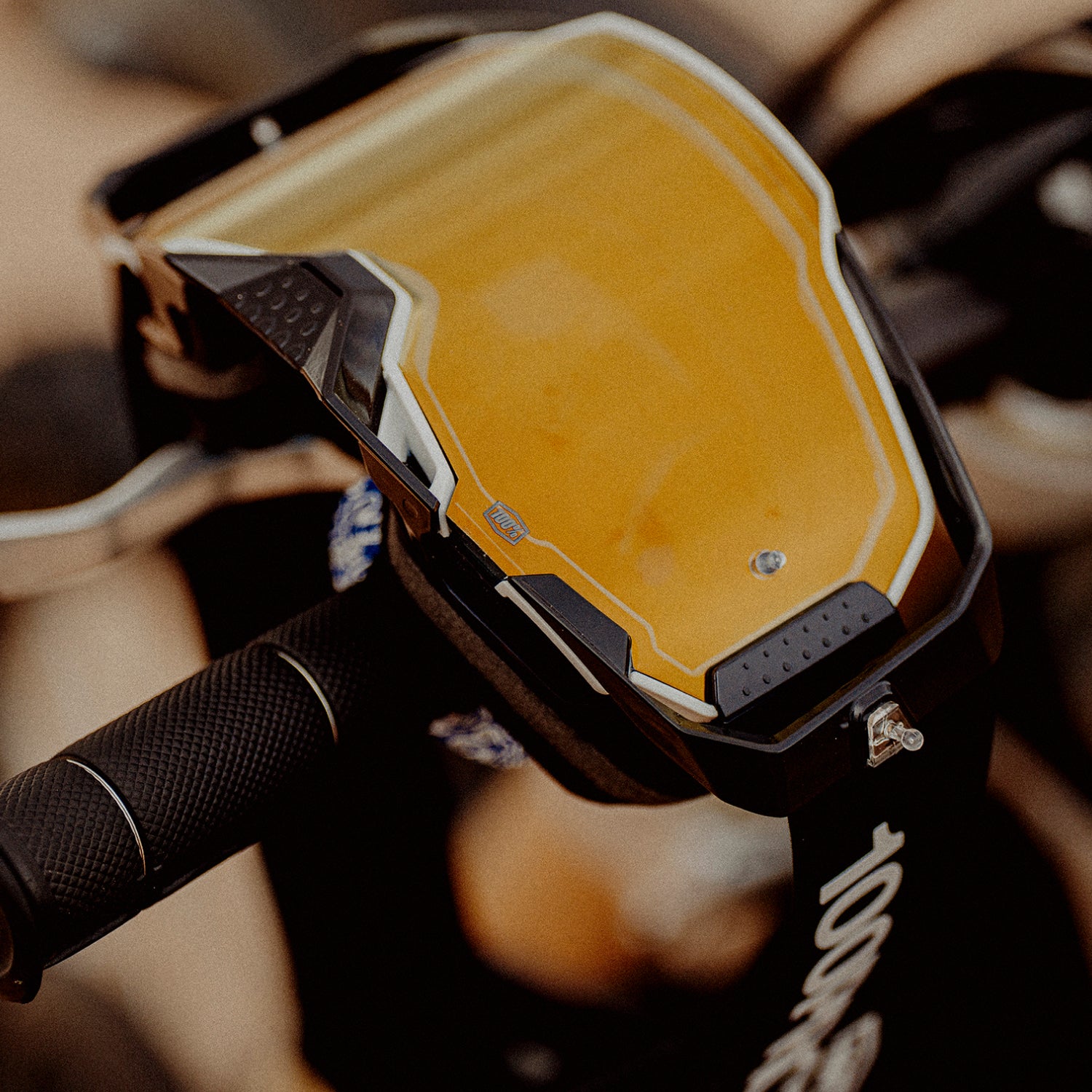 DUAL ARMEGA Racer Pro Pack Black/Red True Gold Mirror